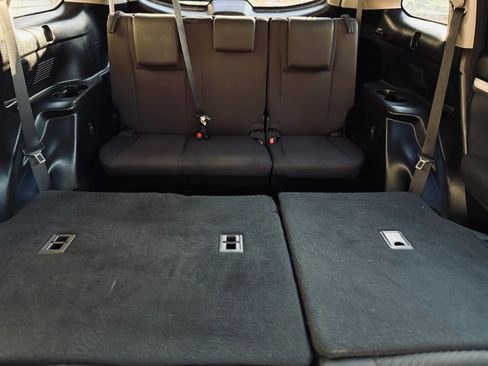 Used 2017 Toyota Highlander LE image 14