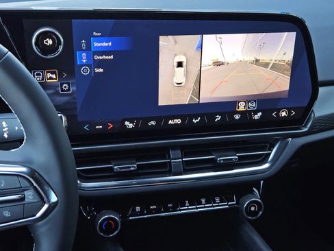 New 2026 Chevrolet Equinox EV LT image 18