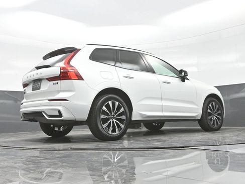 Used 2024 Volvo XC60 B5 Core w/ Protection Package Premier AWD/4WD image 25