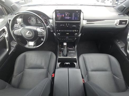 Used 2023 Lexus GX 460 Premium image 24