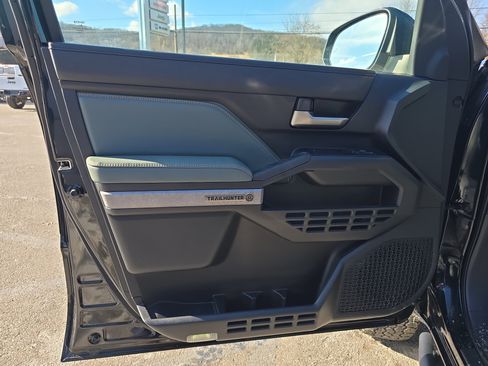 Used 2025 Toyota Tacoma Trailhunter w/ Tow Tech Package image 19