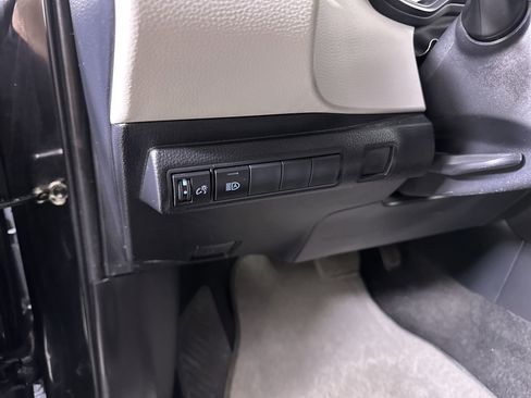 Used 2022 Toyota Corolla LE image 54