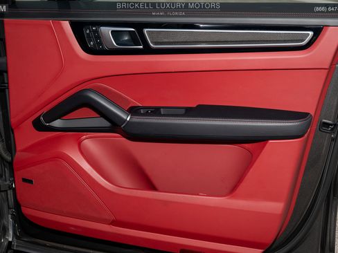 Used 2023 Porsche Cayenne GTS w/ Premium Package Plus image 17