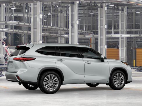 New 2026 Toyota Highlander Platinum image 13