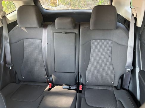 Used 2025 Kia Sportage LX AWD/4WD image 38