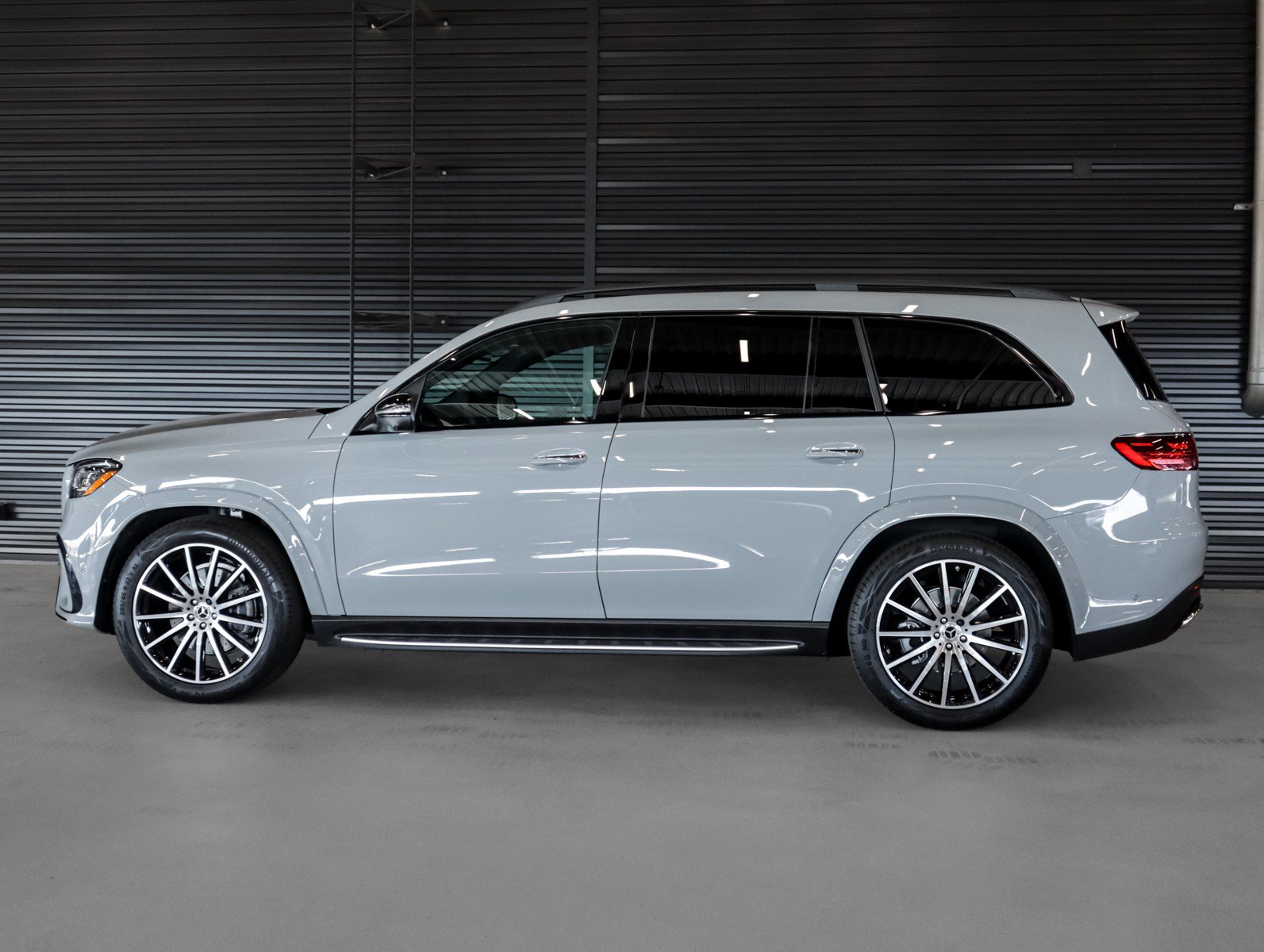 Used 2026 Mercedes-Benz GLS 450 4MATIC image 11