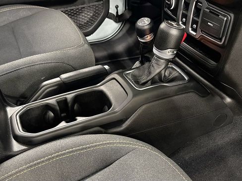 Used 2024 Jeep Wrangler Sport AWD/4WD image 19