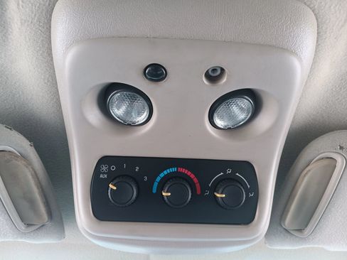 Used 2004 GMC Yukon SLE w/ Cargo Package RWD image 19