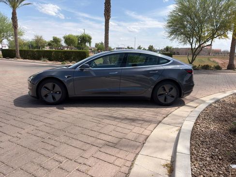 Used 2020 Tesla Model 3 Standard Range image 5