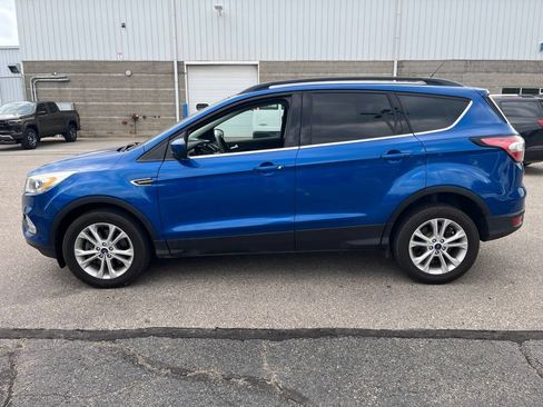 Used 2017 Ford Escape SE w/ Equipment Group 201A AWD/4WD image 5