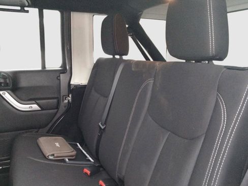 Used 2017 Jeep Wrangler Unlimited Sahara w/ Max Tow Package image 24