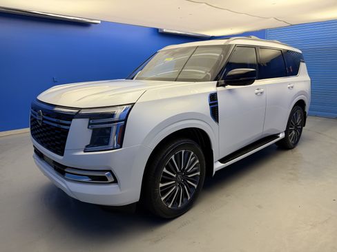 Used 2025 Nissan Armada Platinum Reserve AWD/4WD image 4