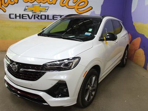 Used 2021 Buick Encore GX Essence w/ Advanced Technology Package AWD/4WD image 4