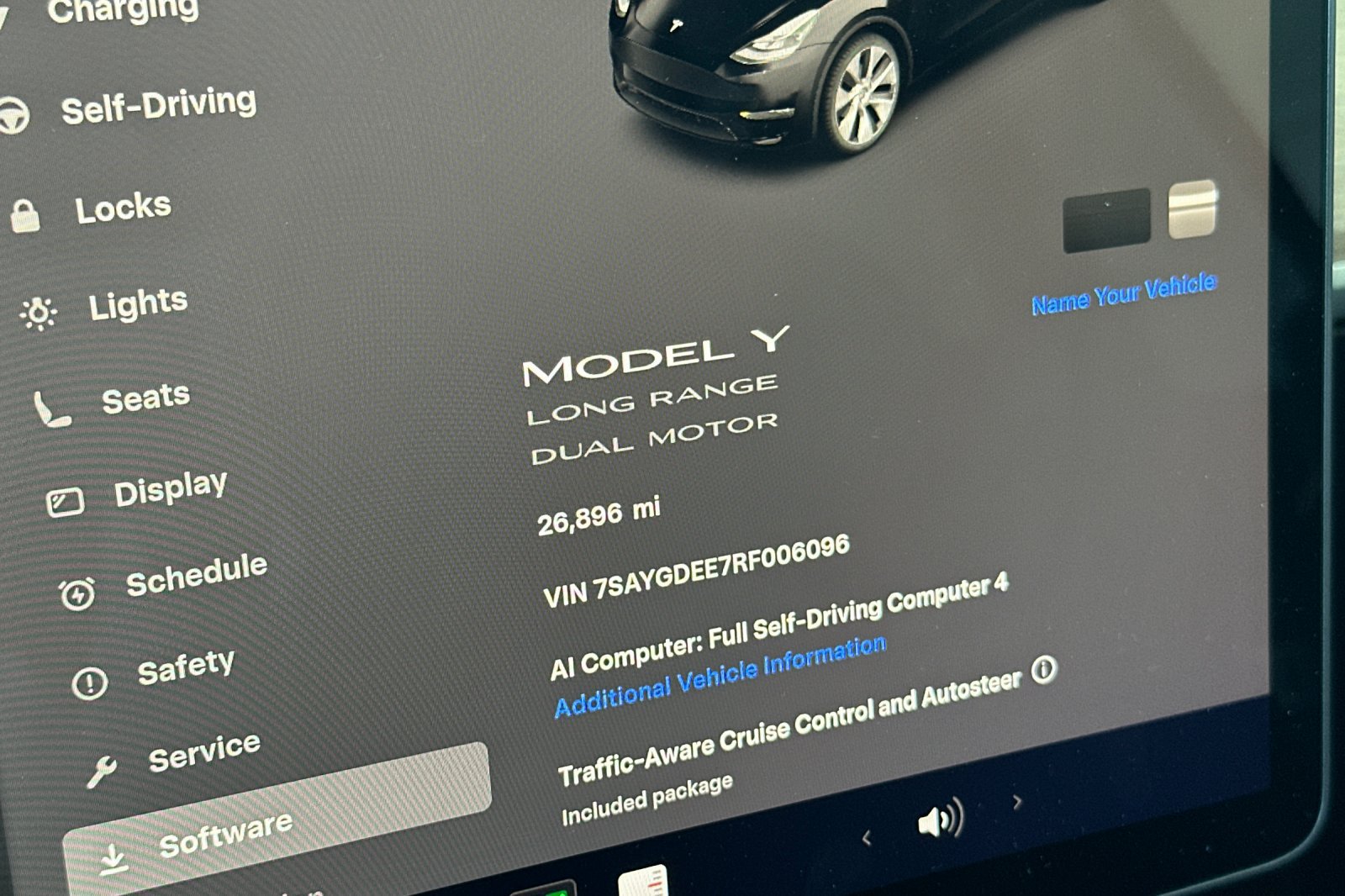 Used 2024 Tesla Model Y Long Range AWD/4WD image 25