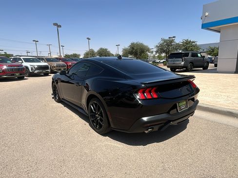 Used 2024 Ford Mustang Coupe RWD image 2