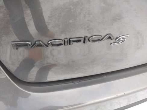 Used 2018 Chrysler Pacifica Touring Plus w/ S Appearance Package image 20