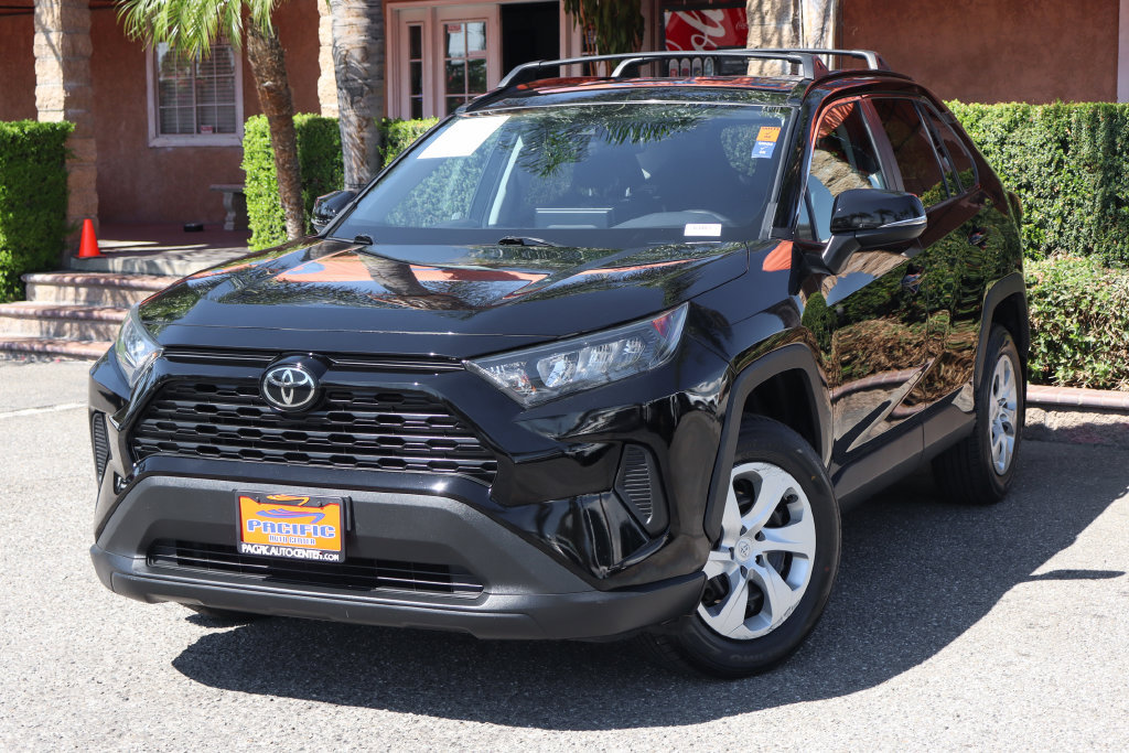 Used 2021 Toyota RAV4 LE w/ Carpet Mat Package (TMS) AWD/4WD image 4