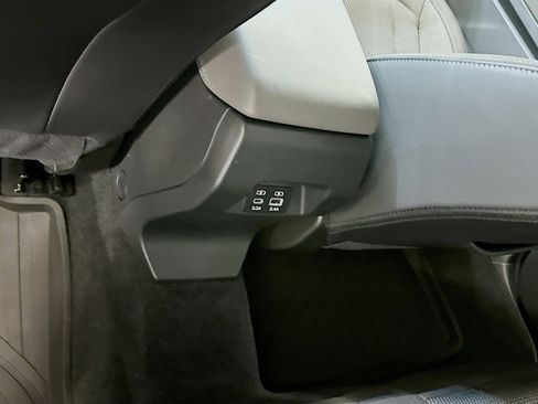 Used 2024 Subaru Crosstrek 2.0i Premium image 28