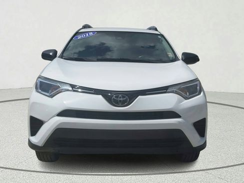 Used 2018 Toyota RAV4 LE image 2