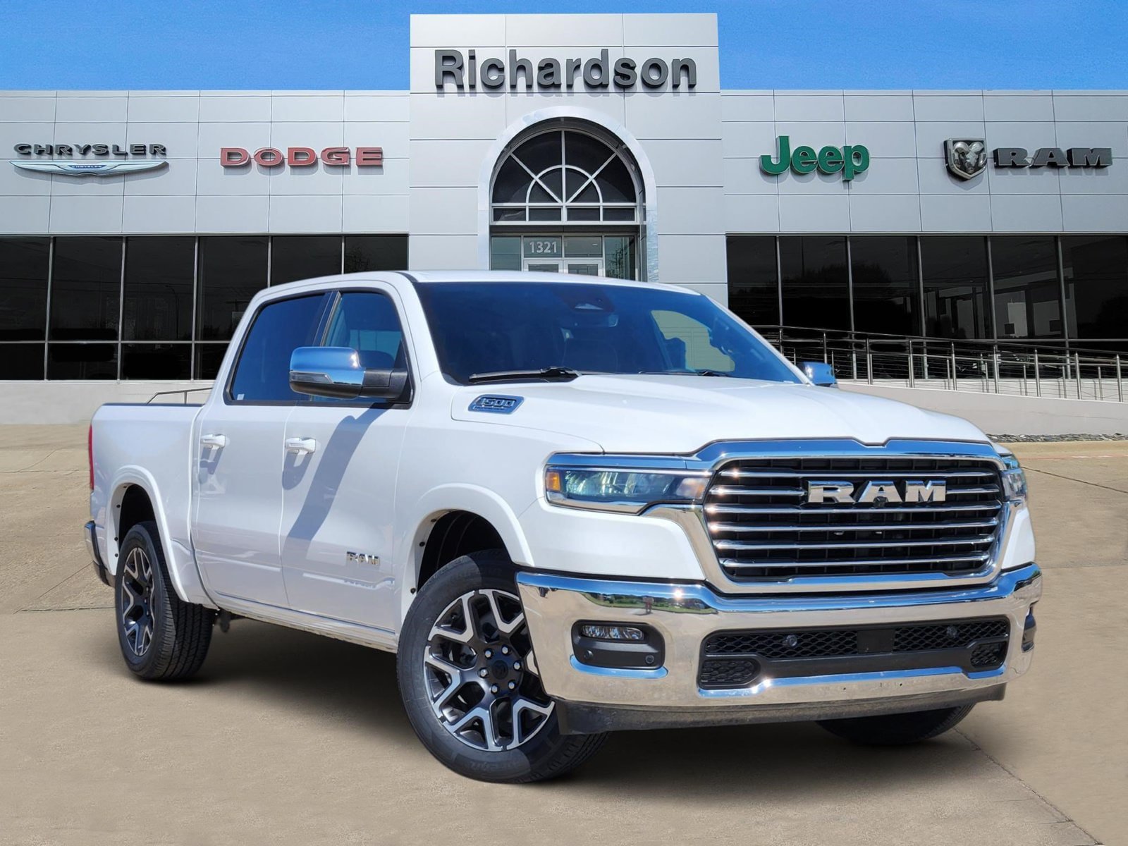 Used 2026 RAM 1500 Laramie AWD/4WD image 1