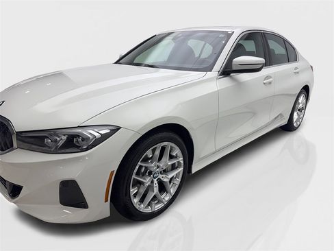 Used 2025 BMW 330i Sedan image 11
