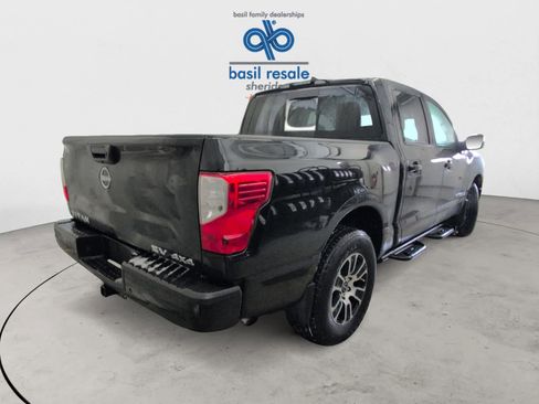 Used 2024 Nissan Titan SV image 4