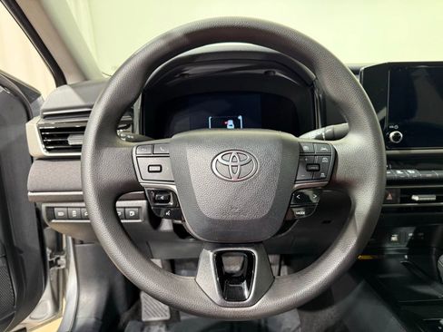 Certified 2025 Toyota Camry SE image 21