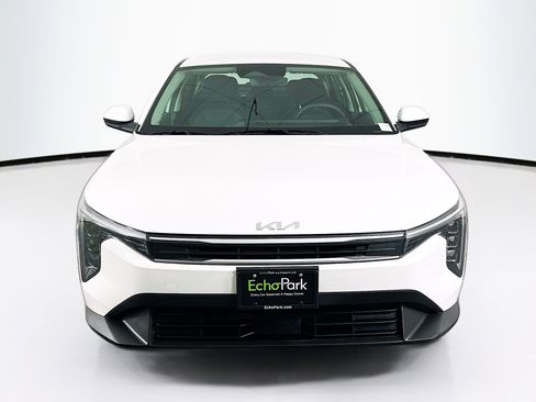 Used 2025 Kia K4 LXS image 2