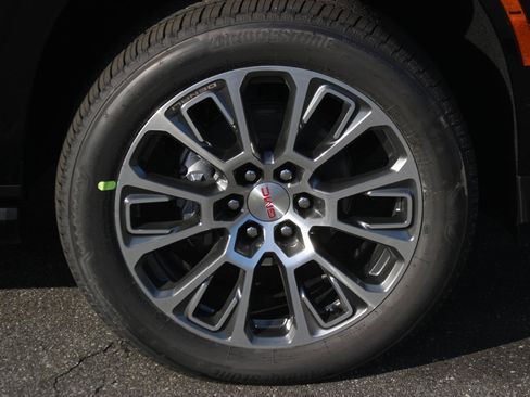 New 2026 GMC Yukon XL Denali image 9