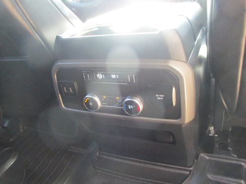 Used 2020 Ford Expedition XLT w/ Equipment Group 202A image 11