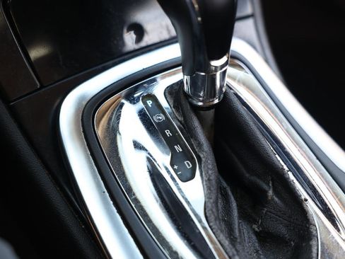 Used 2013 Buick Regal Premium image 35