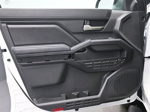 Used 2025 Toyota Tacoma TRD Sport image 12