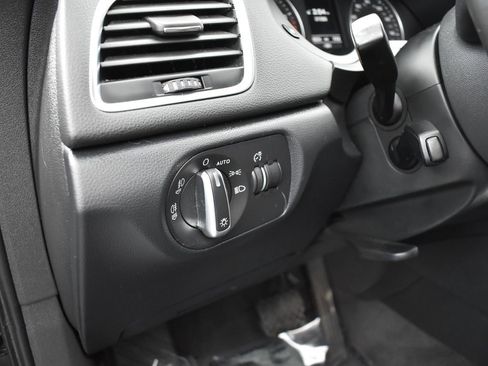 Used 2015 Audi Q3 2.0T Prestige image 10