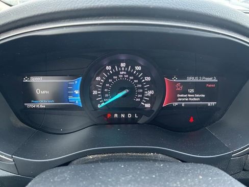 Used 2018 Ford Fusion SE w/ Fusion SE Technology Package image 2