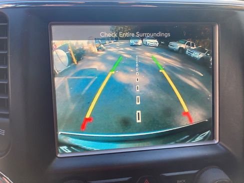 Used 2017 Jeep Grand Cherokee Limited image 24