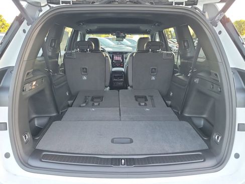 New 2025 Jeep Grand Cherokee L Altitude image 16