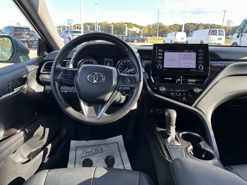 Used 2024 Toyota Camry SE image 18