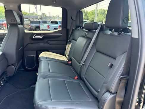 Used 2026 GMC Sierra 1500 SLT AWD/4WD image 21