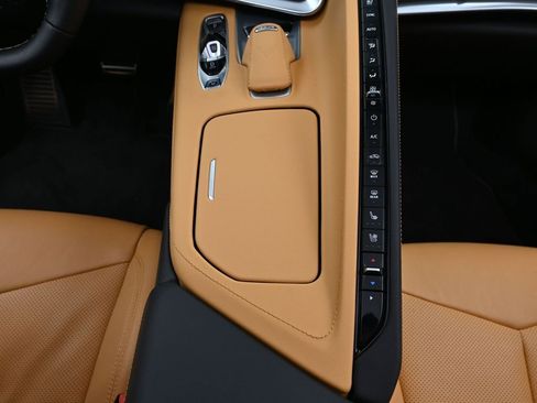 Used 2021 Chevrolet Corvette Stingray Preferred Cpe w/ 2LT image 7