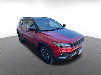 Used 2025 Jeep Compass Trailhawk video 1