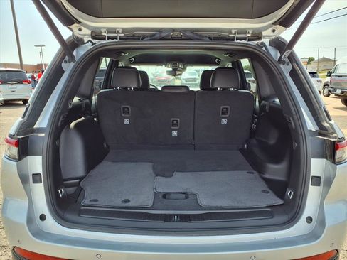 Used 2024 Jeep Grand Cherokee Altitude image 16