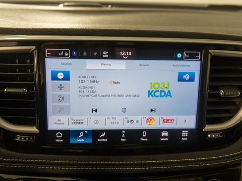 Used 2024 Chrysler Pacifica Limited FWD image 18