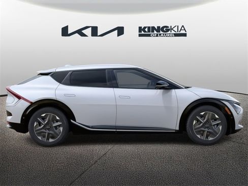 New 2025 Kia EV6 Light w/ Light LR Technology Package image 8