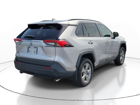 Used 2024 Toyota RAV4 LE AWD/4WD image 6