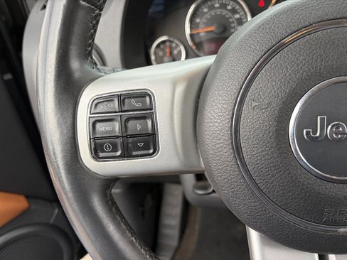 Used 2014 Jeep Compass Limited w/ Sun/Sound Group AWD/4WD image 25