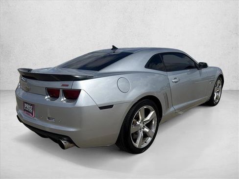 Used 2010 Chevrolet Camaro SS w/ RS Package RWD image 4