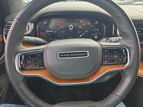 Used 2022 Jeep Grand Wagoneer Series III w/ Rear Seat Video Group 1 image 15
