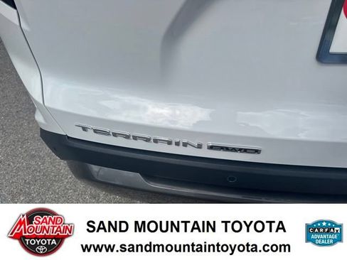Used 2025 GMC Terrain Elevation w/ Technology Package II AWD/4WD image 10