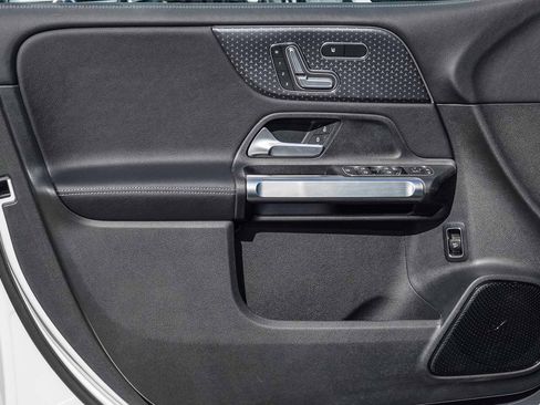 New 2026 Mercedes-Benz GLB 250 image 19