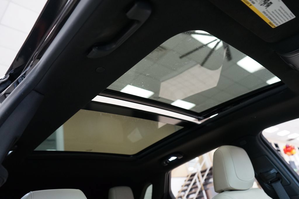 Used 2018 Cadillac XT5 Luxury AWD/4WD image 9